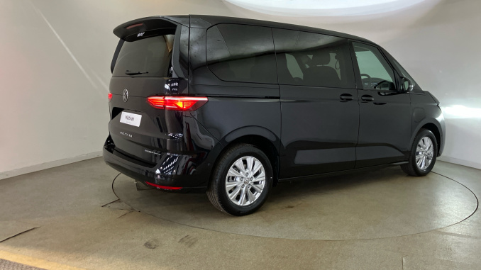 Volkswagen Multivan 1.5 TSI eHybrid Life 5dr 4MOTION DSG Estate - Image 44
